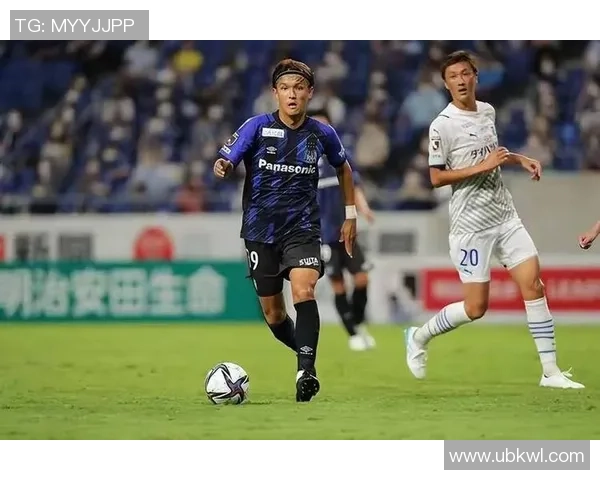 町田泽维足球队迎战横滨队全力争胜展现实力与激情